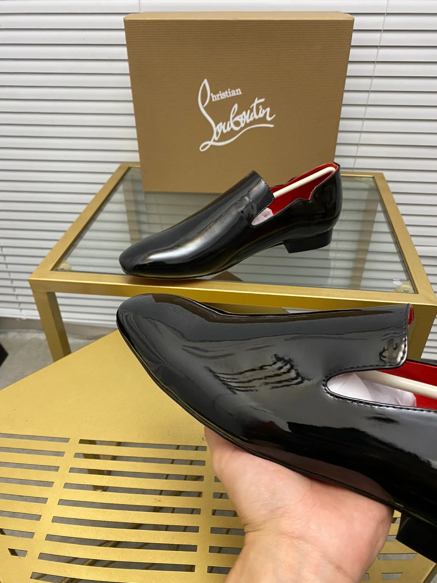 (Customized model) Ex-factory price is 500. christian louboutin (CL red sole shoes) counter series, casual sneakers for couples 📢 📢 📢 Exclusive hot style release 🎈🎈💪 Movable latex feet 👻 Finished outsole line [Proud] 😝Female 35-40# Male 38#-46, global supply😝 [Top version]: Original imported genuine leather upper, top original leather lining, original molded TPU outsole, original 1:1 detail processing, original shoe last,